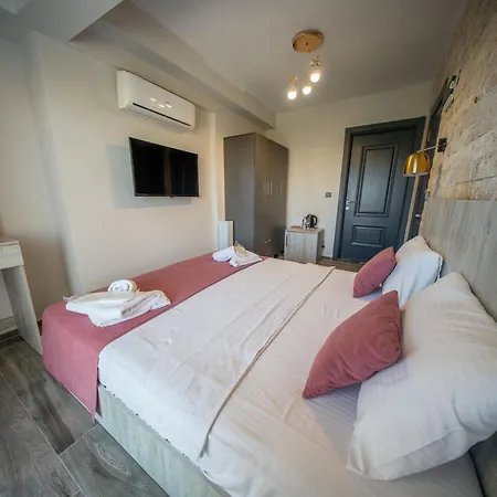 Talles Comfort Hotel *