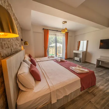 Talles Comfort Hotel *