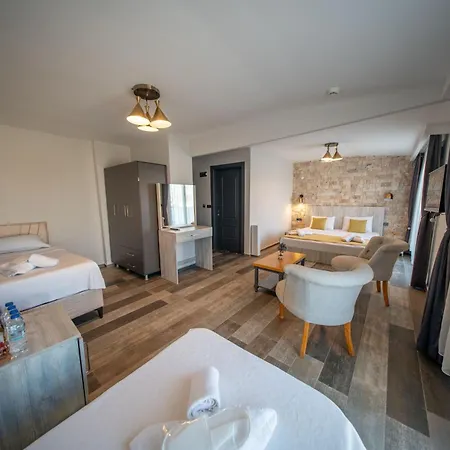 Talles Comfort Hotel Çeşme